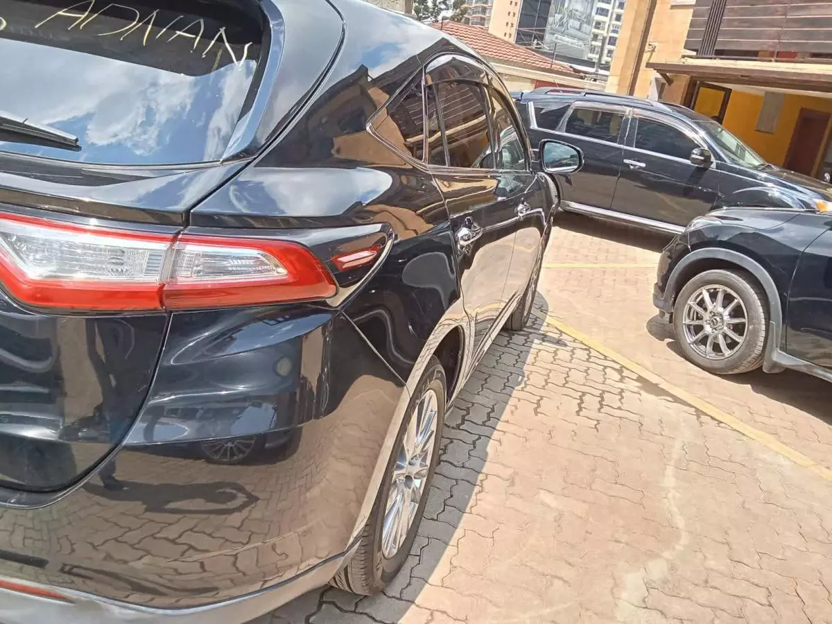 Toyota Harrier   - 2017