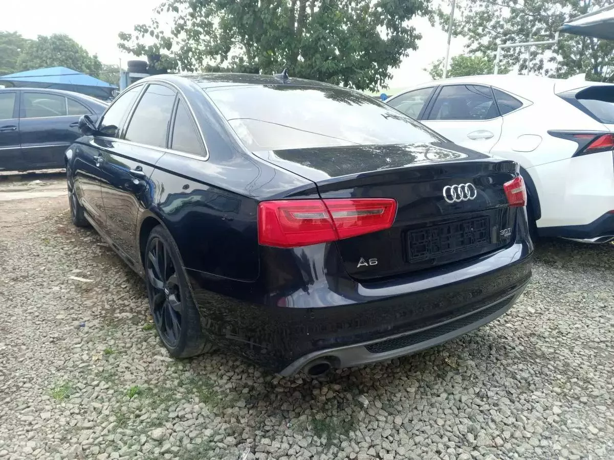 Audi A6   - 2012