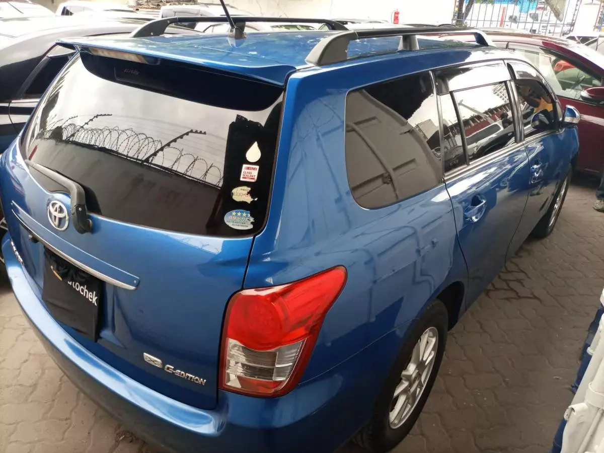 Toyota Fielder  - 2010