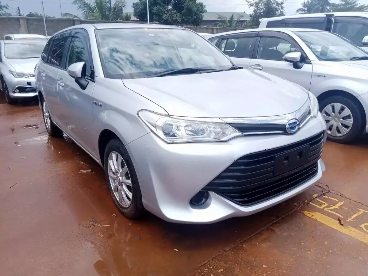 Toyota Fielder hybrid    - 2015