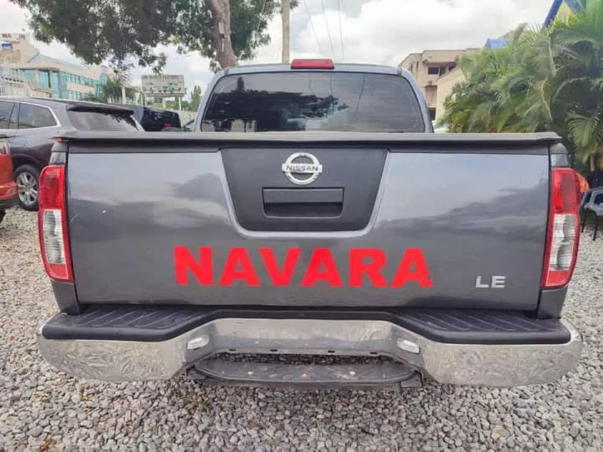 Nissan Navara   - 2014