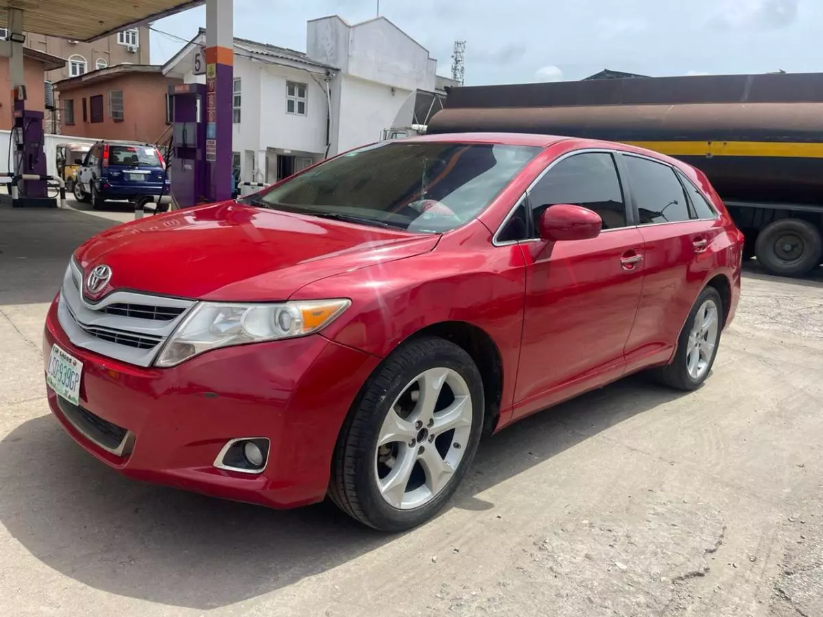 Toyota Venza   - 2012