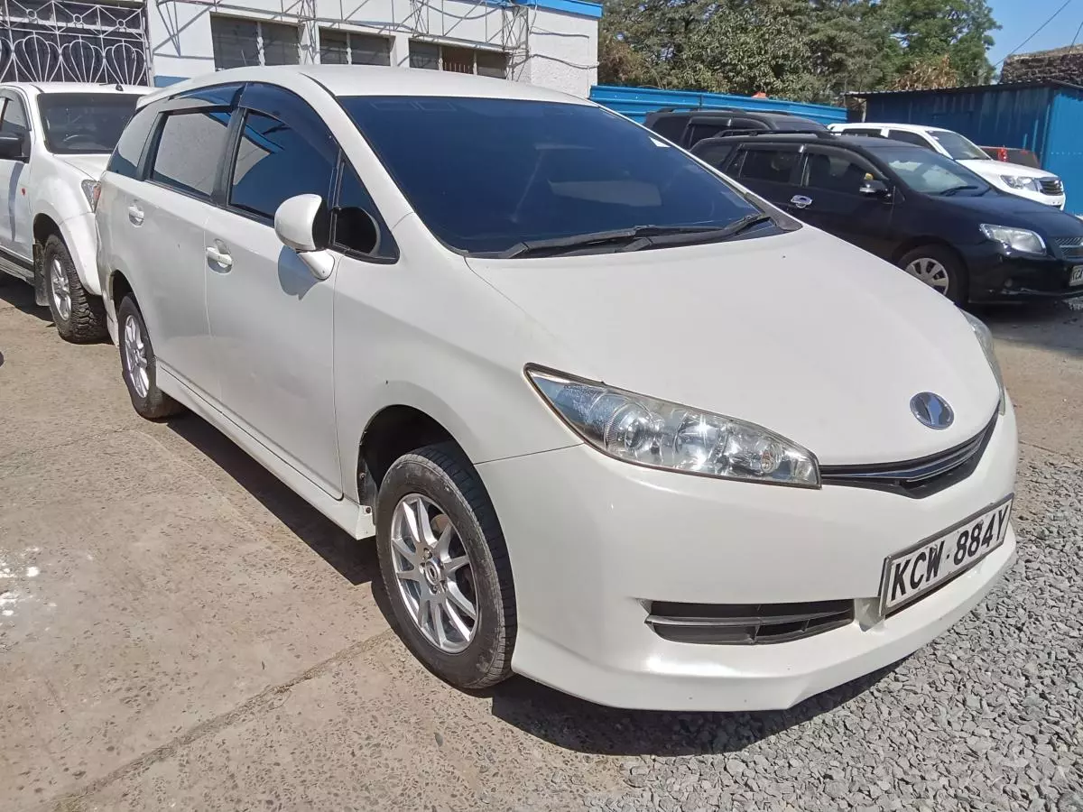 Toyota Wish   - 2013