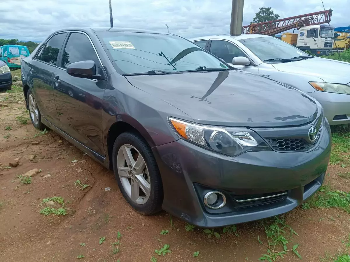 Toyota Camry - 2014
