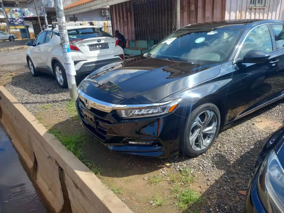 Honda Accord   - 2019