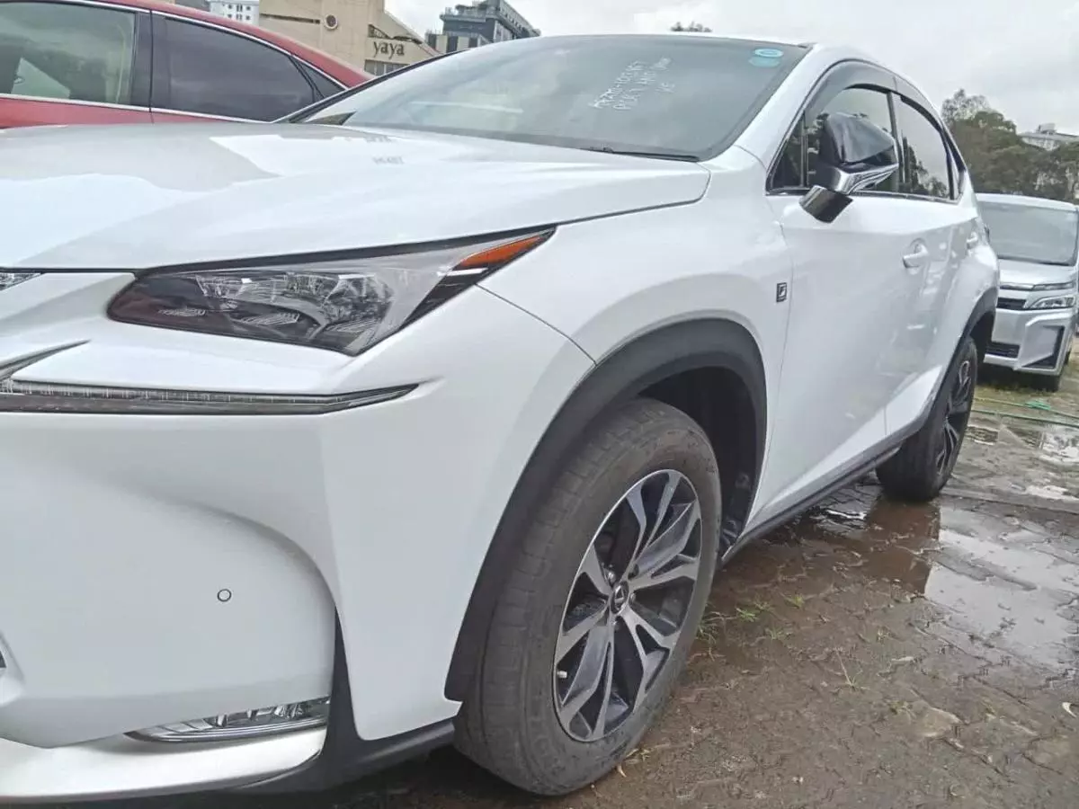 Lexus NX 200T   - 2017