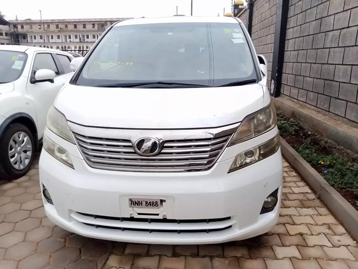 Toyota Vellfire    - 2010