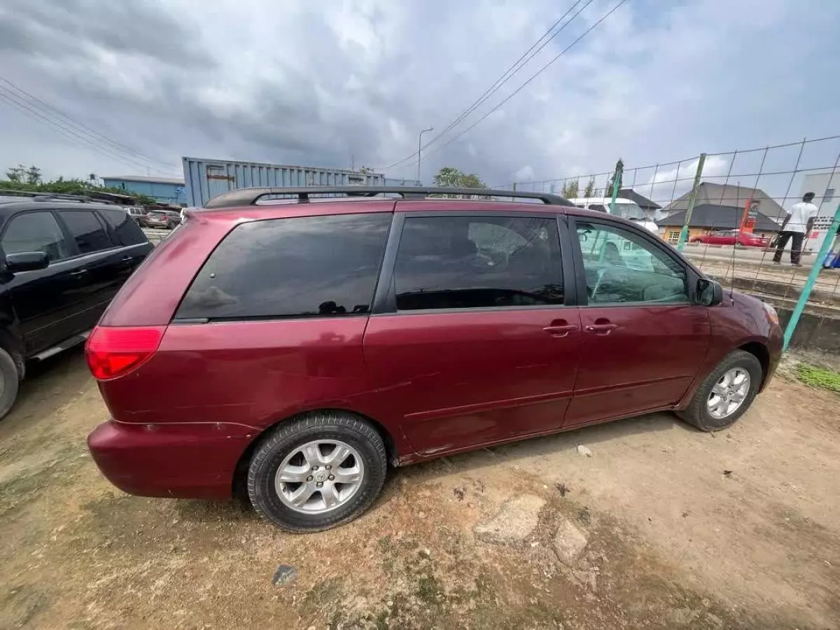 Toyota Sienna   - 2008