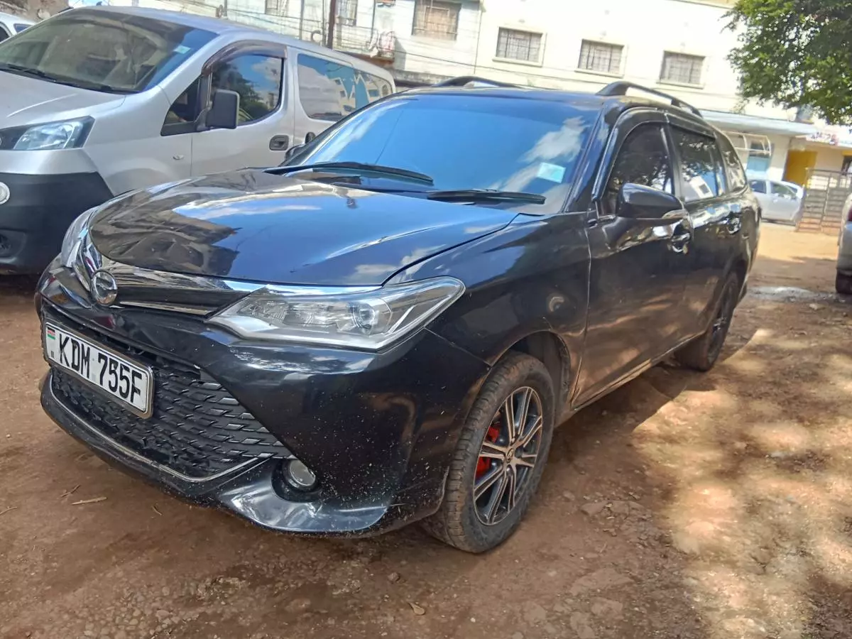 Toyota Fielder    - 2016