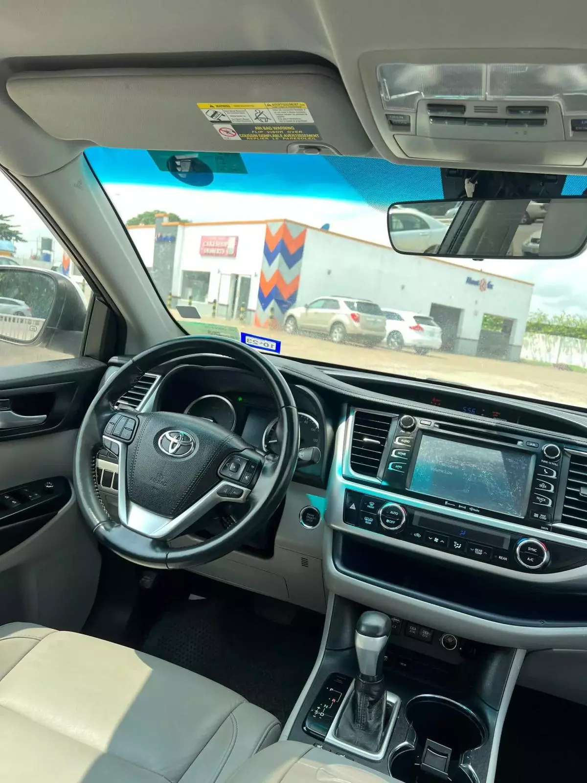 Toyota Highlander   - 2017