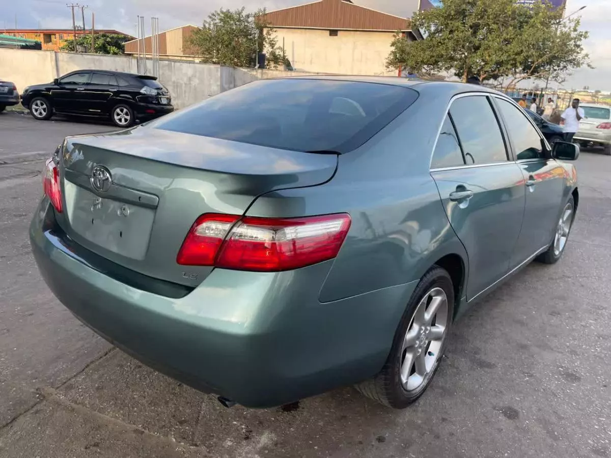 Toyota Camry   - 2008