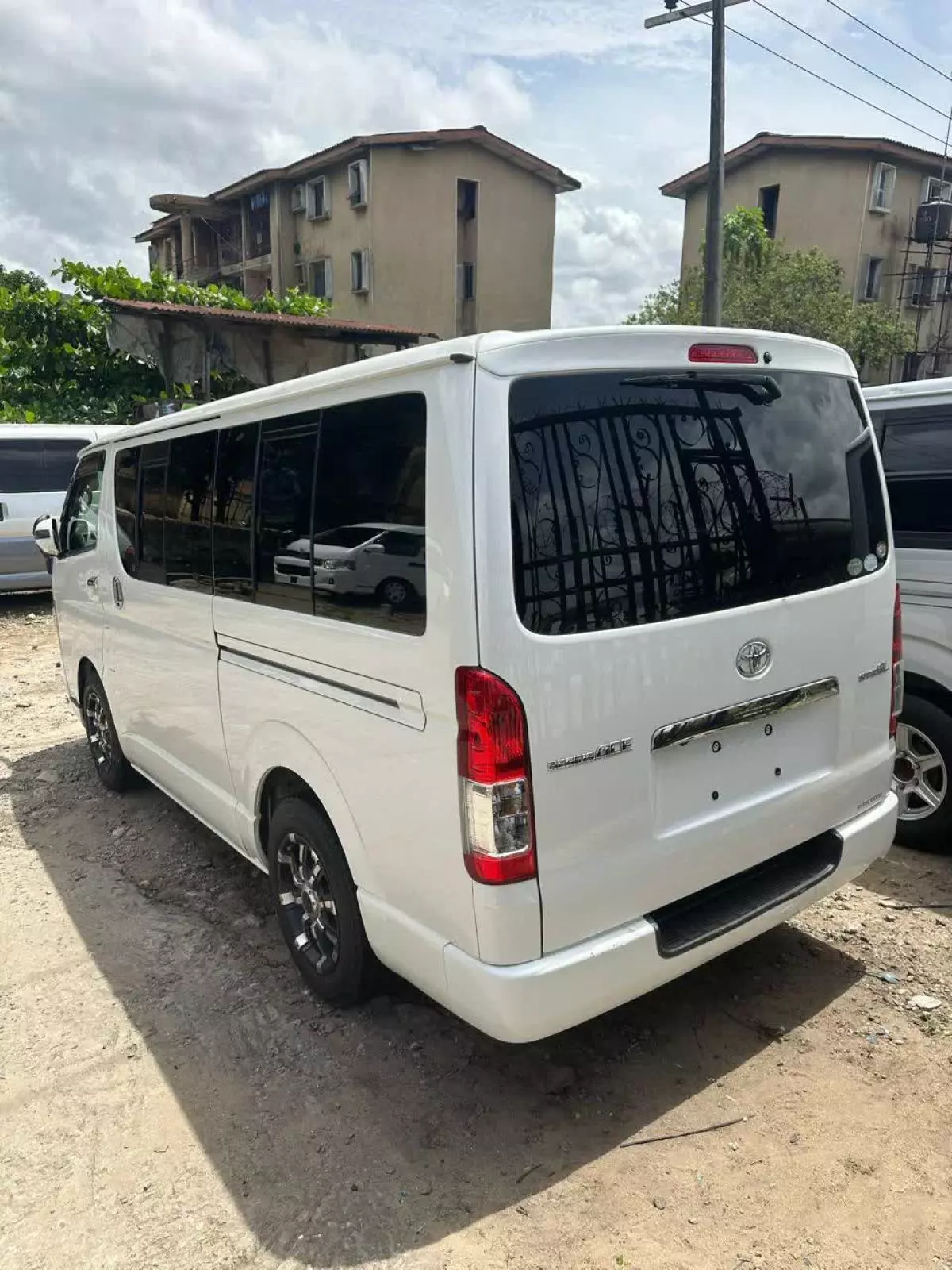 Toyota Hiace   - 2012