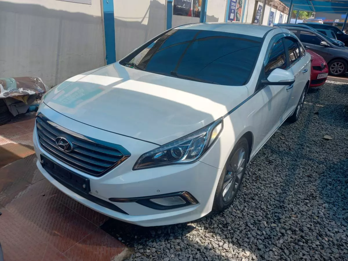 Hyundai Sonata   - 2017