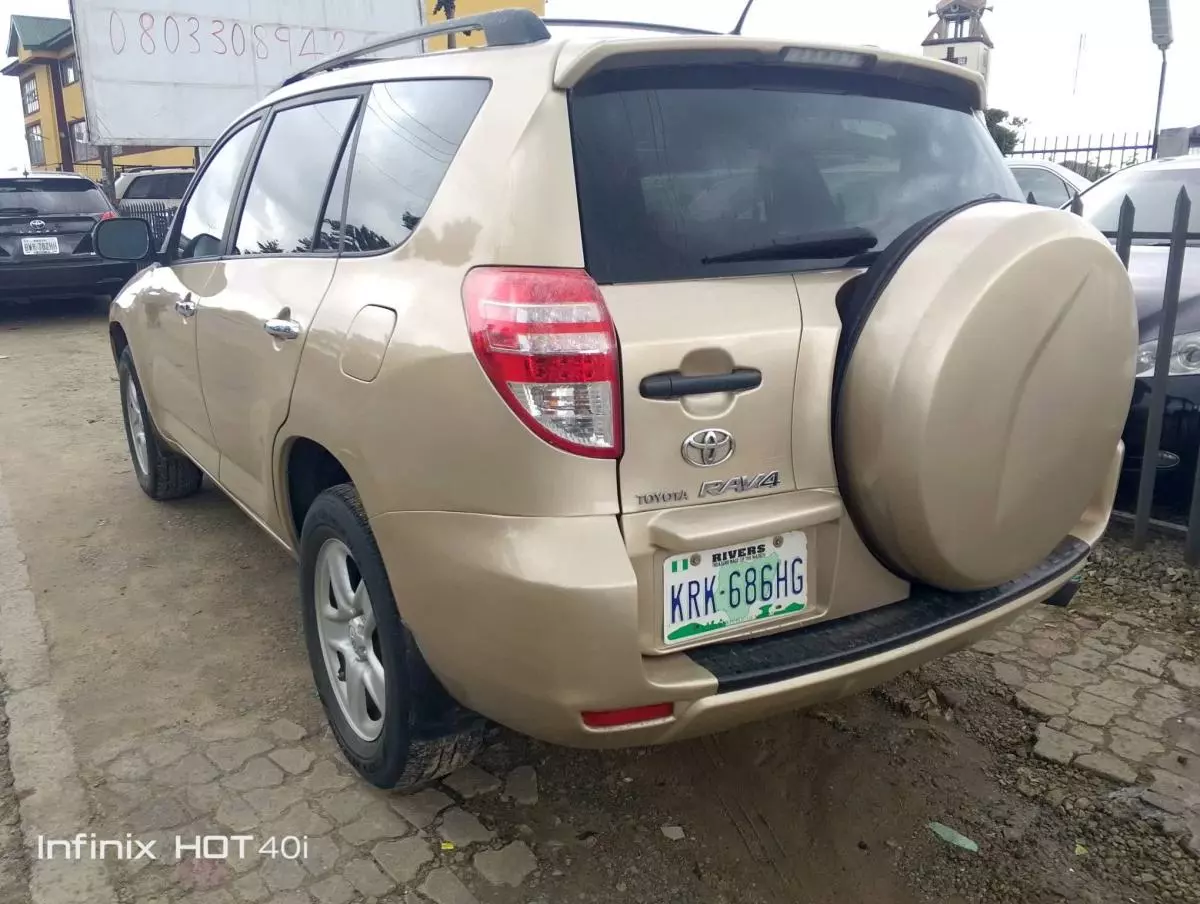 Toyota RAV 4   - 2009