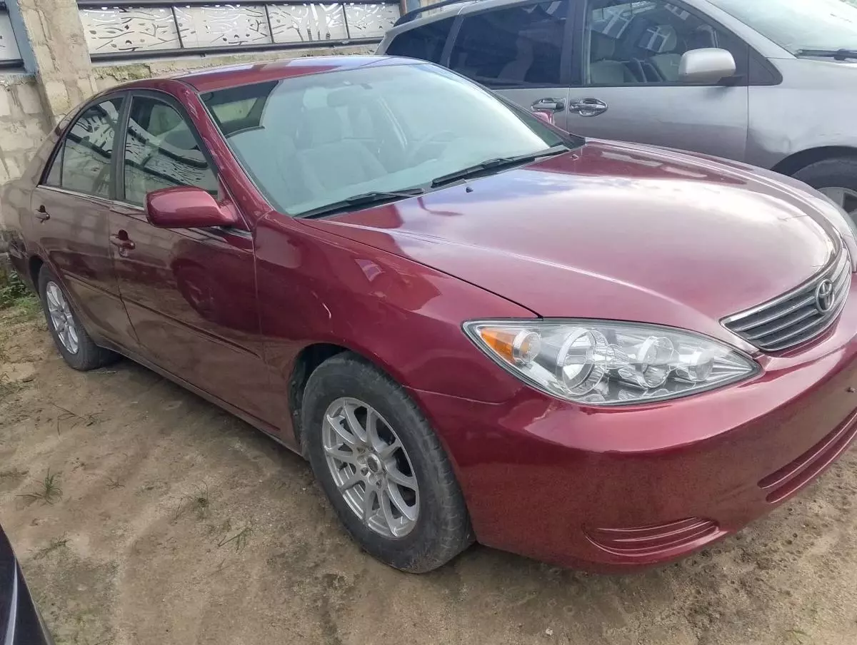 Toyota Camry   - 2006