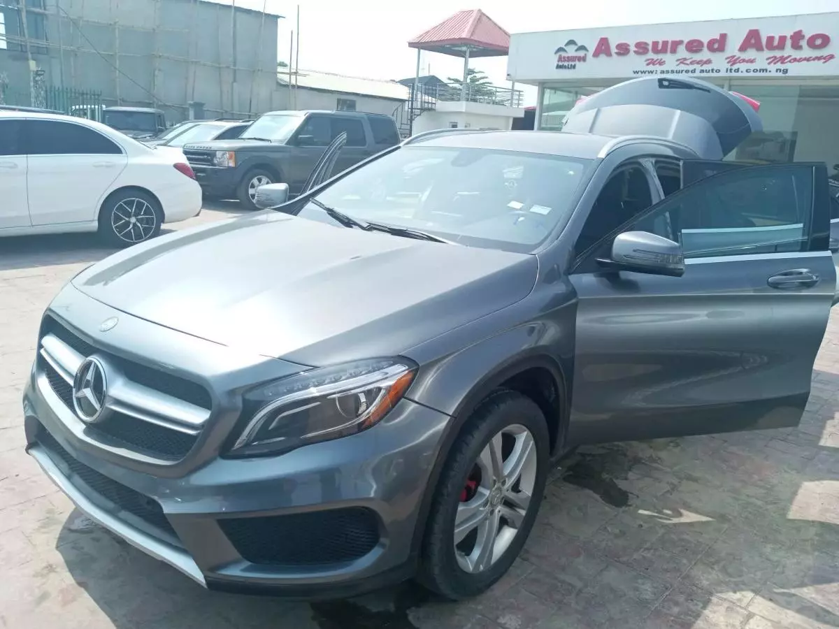 Mercedes-Benz GLA 250 - 2015