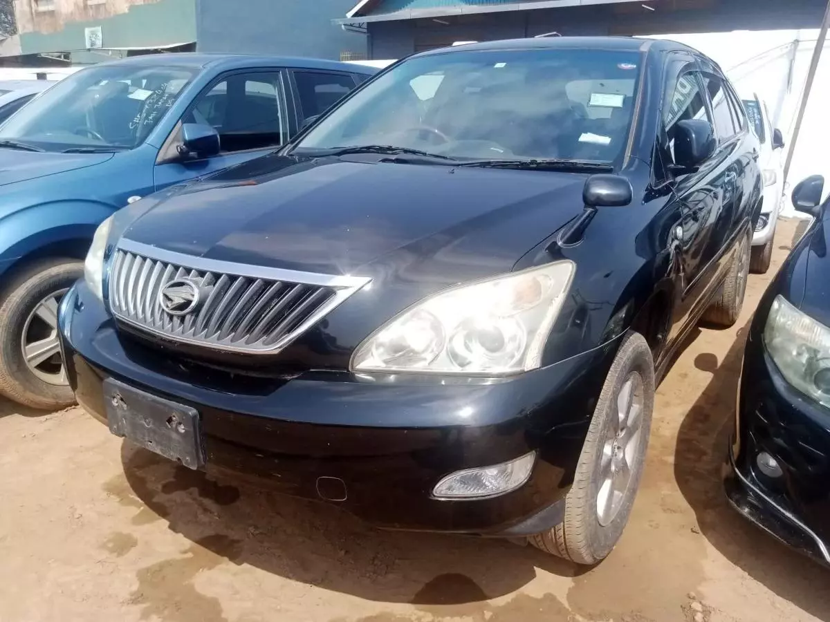 Toyota Harrier   - 2011