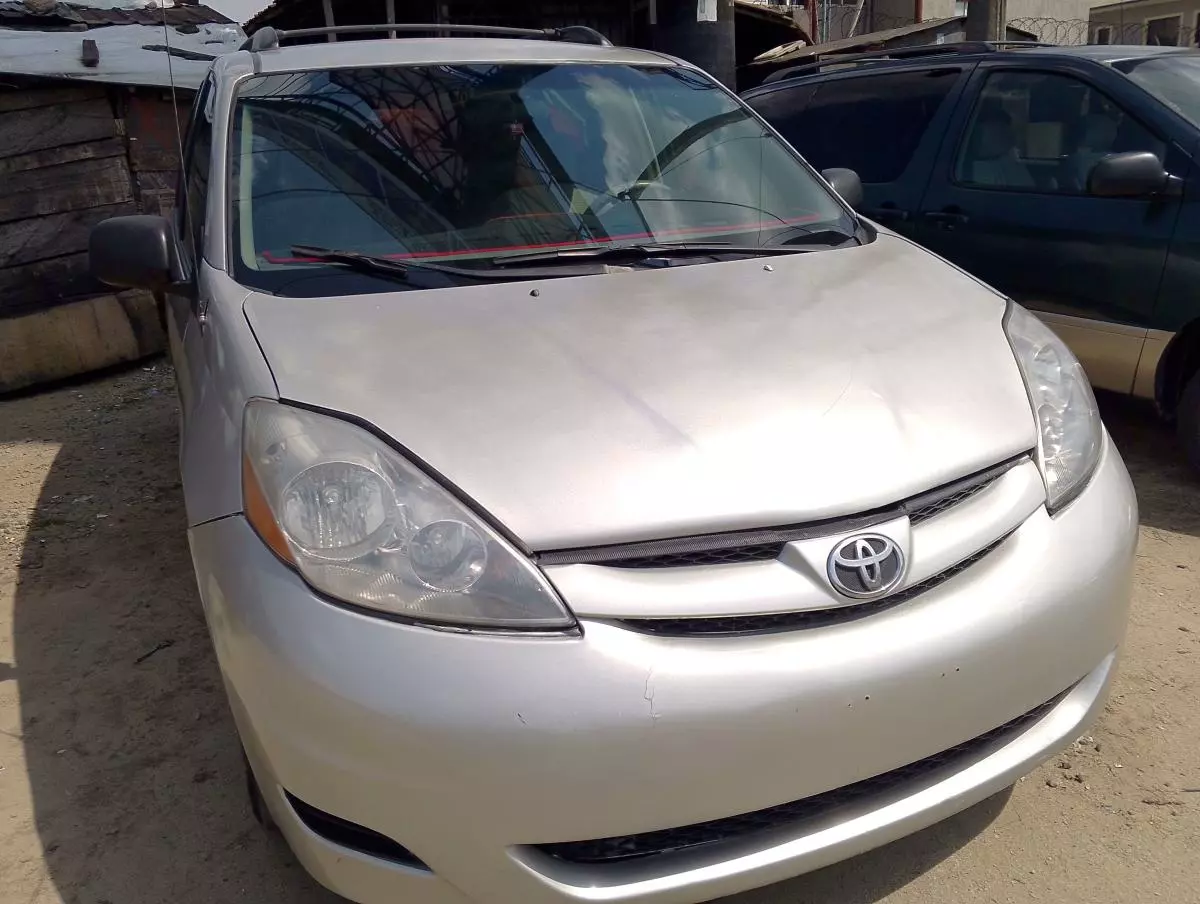 Toyota Sienna   - 2008