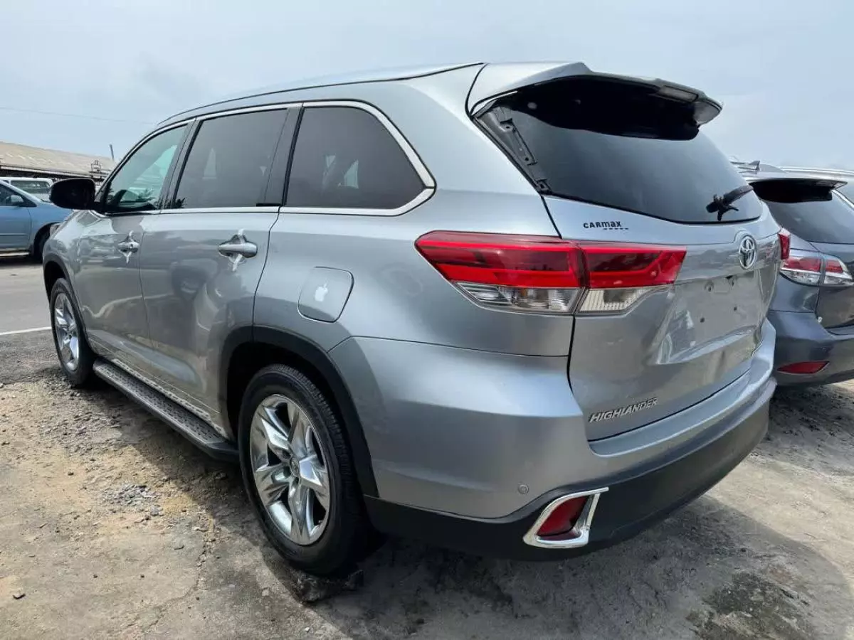 Toyota Highlander   - 2014