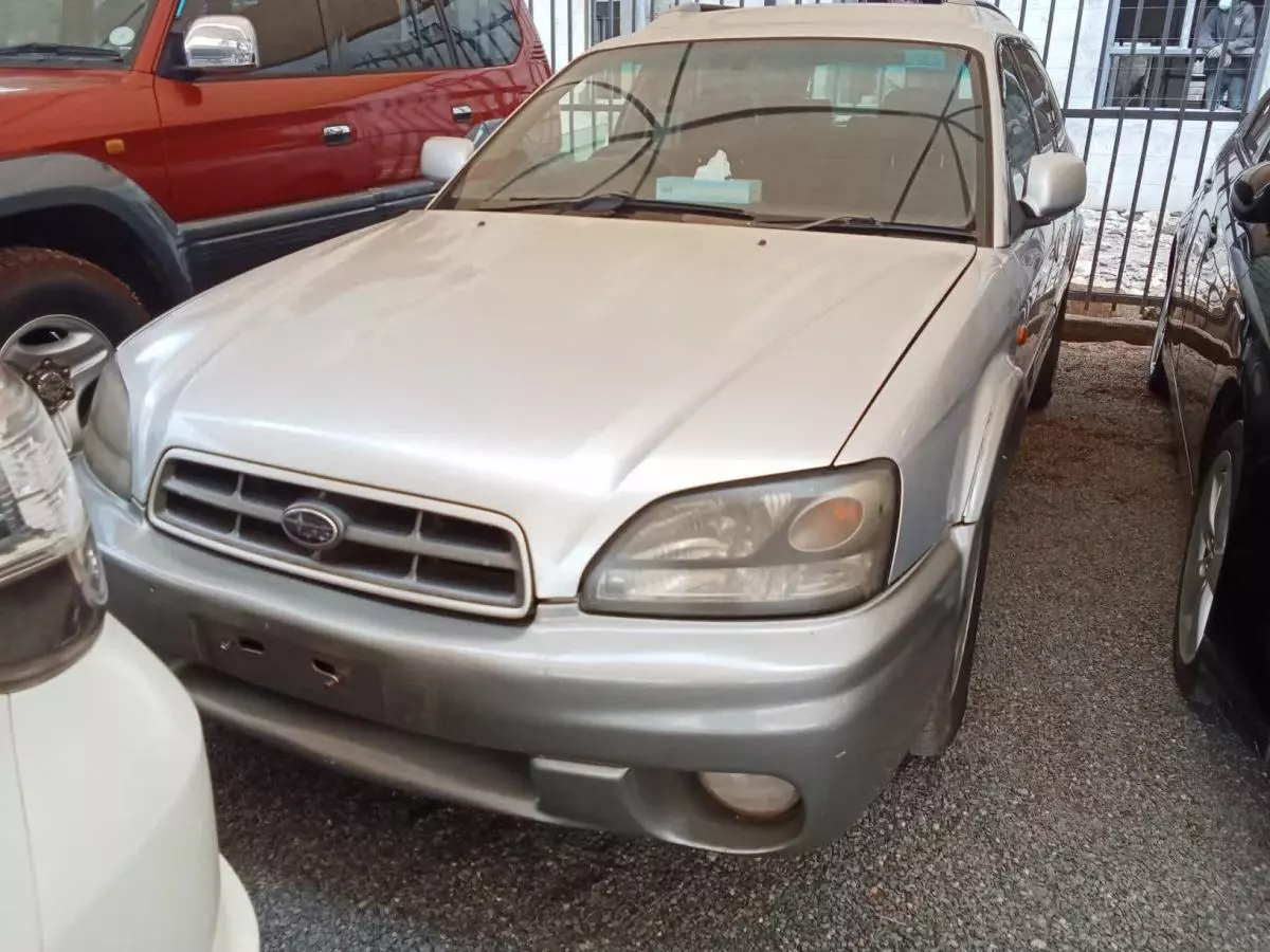 Subaru Legacy    - 2002