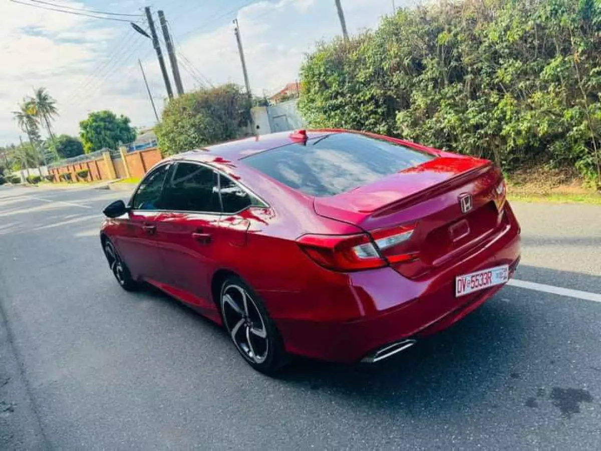 Honda Accord   - 2020