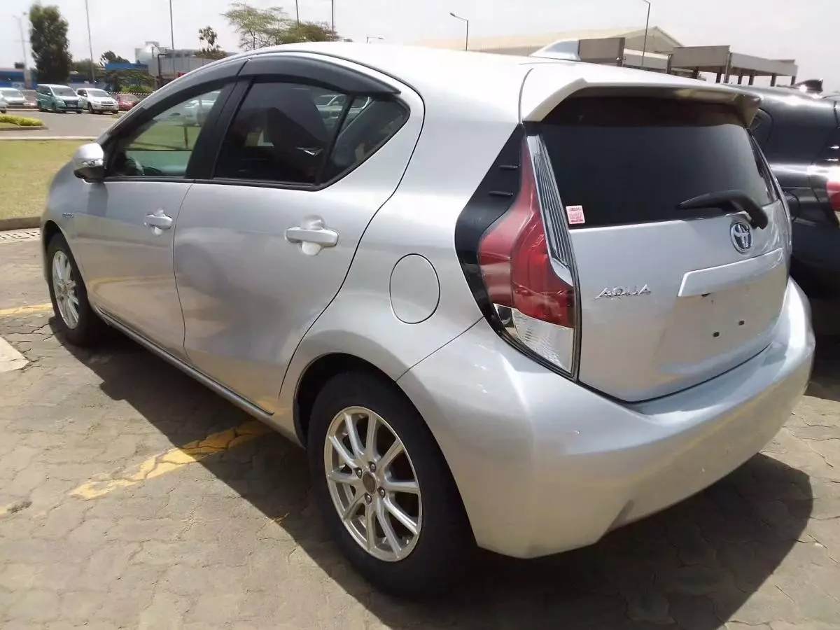 Toyota Aqua Hybrid - 1500
