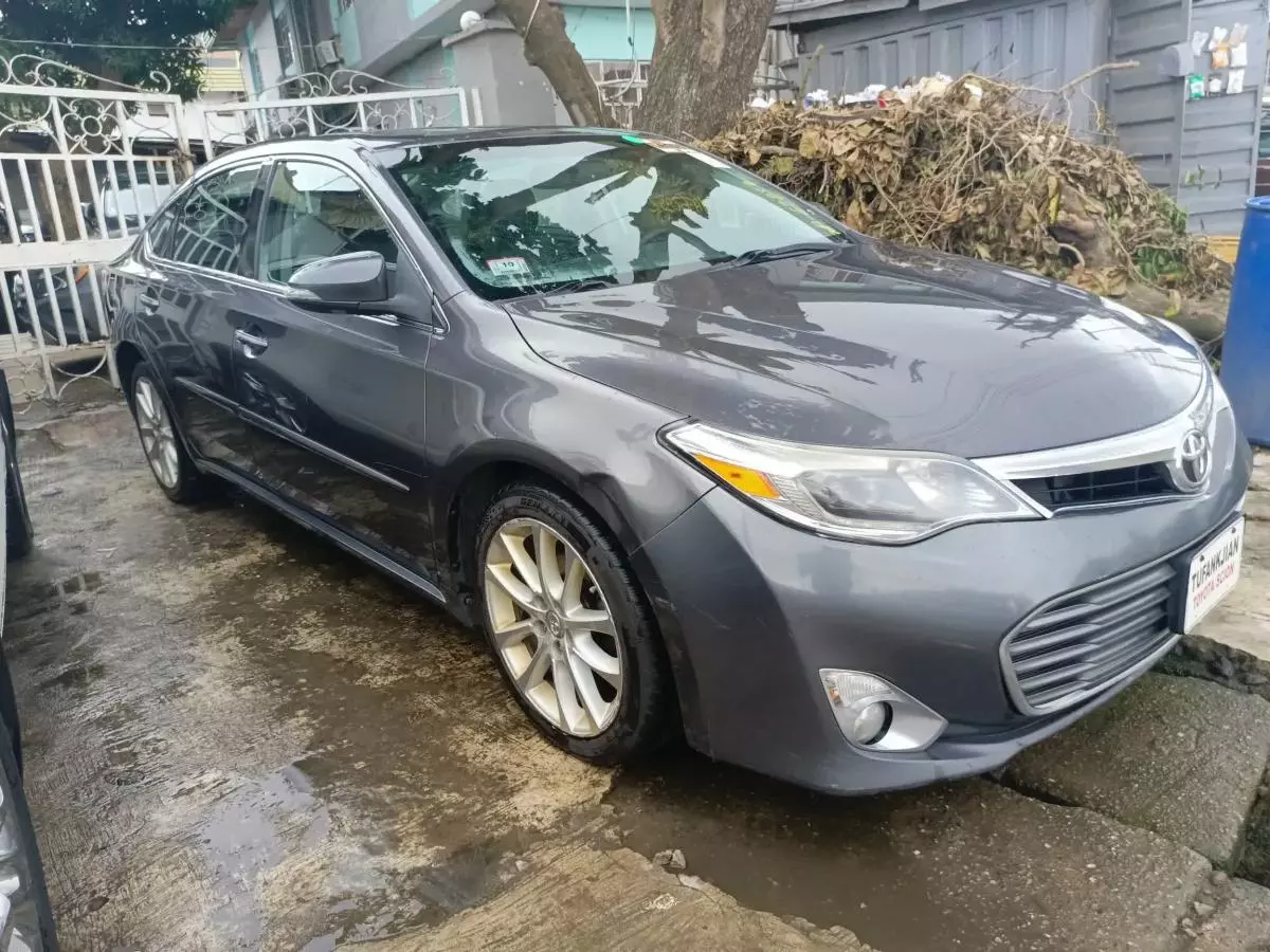 Toyota Avalon   - 2015