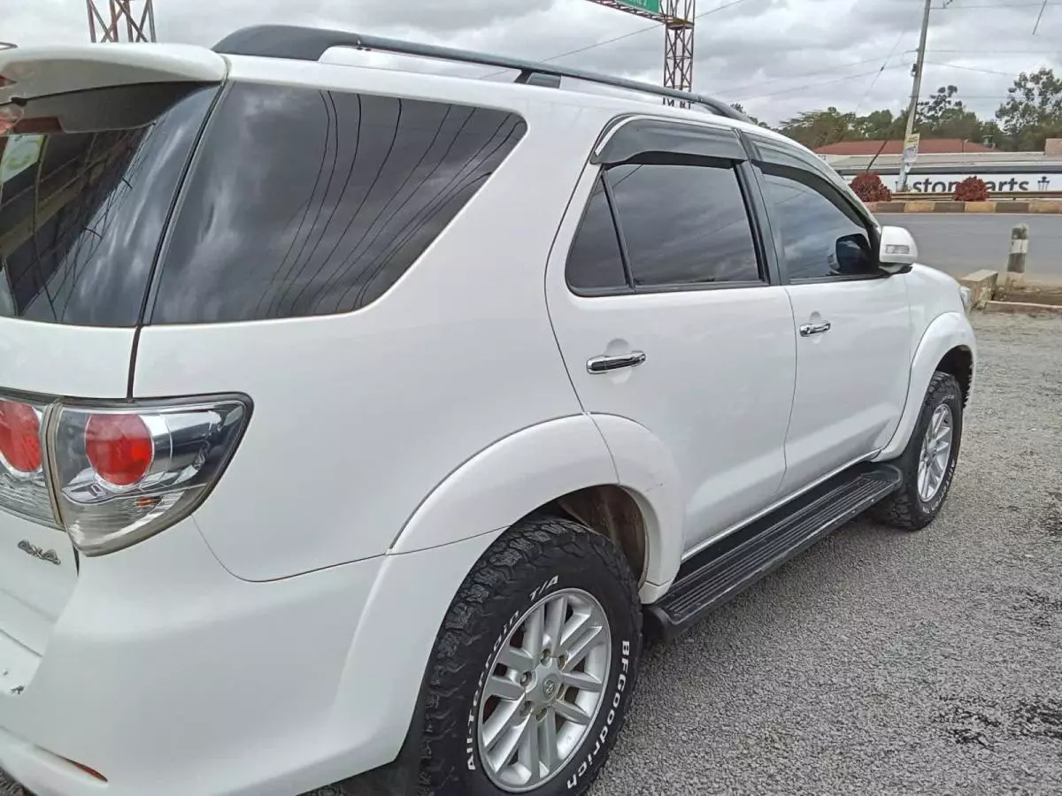 Toyota Fortuner - 2014