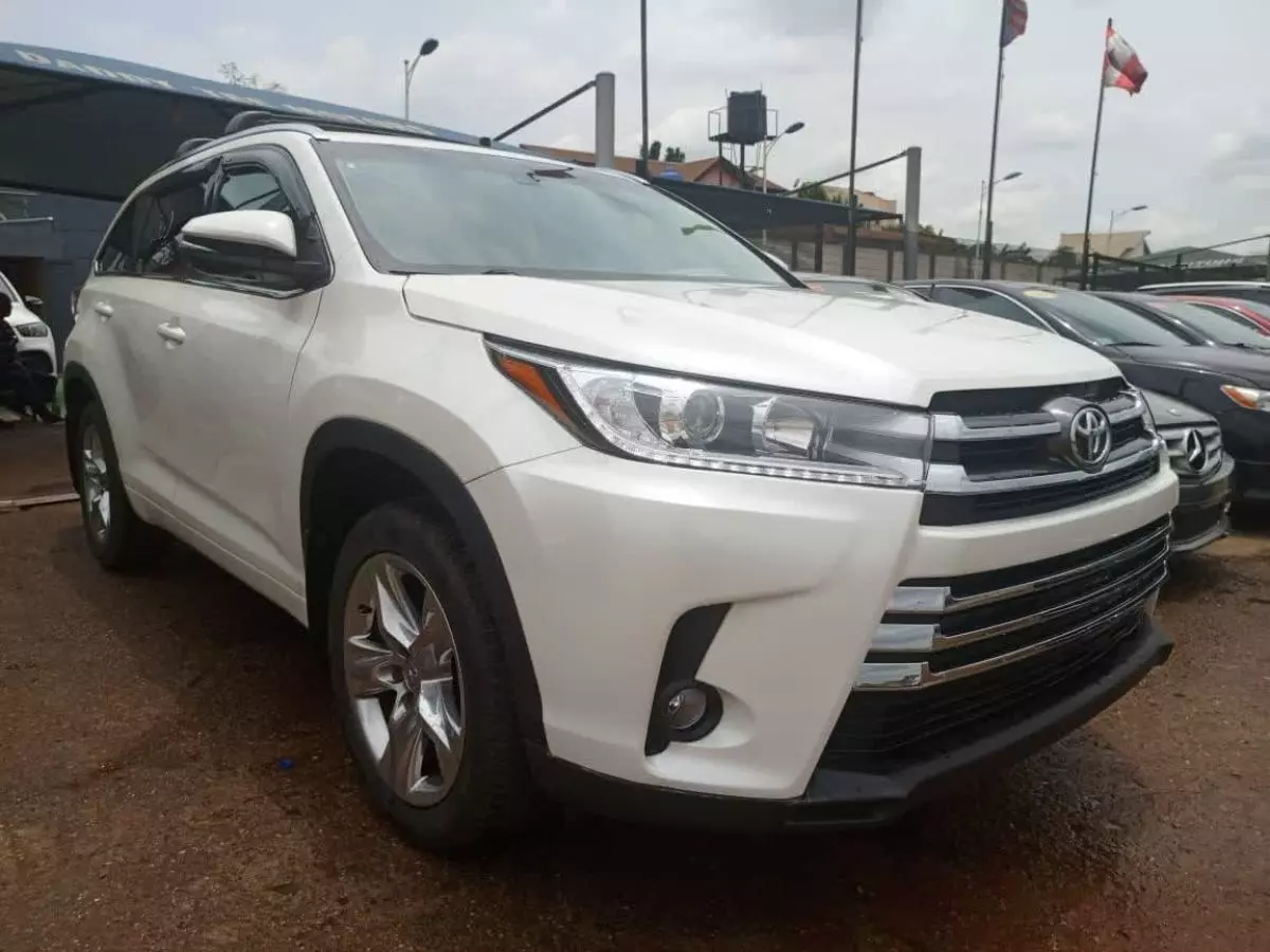 Toyota Highlander   - 2014