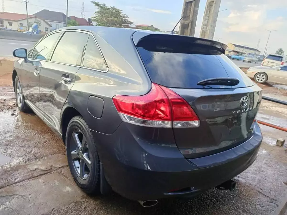 Toyota Venza   - 2010