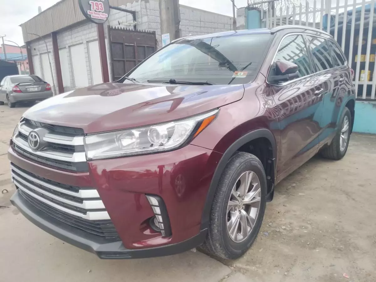 Toyota Highlander   - 2015