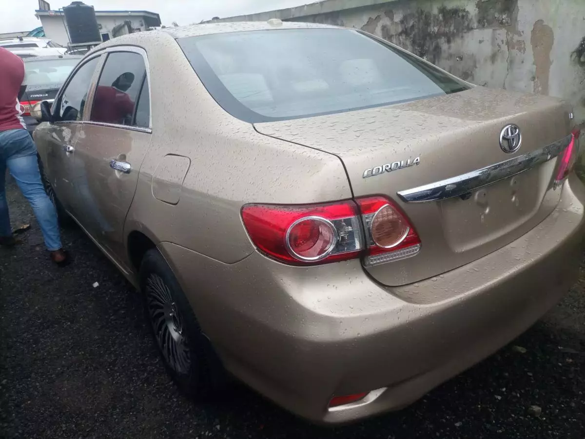 Toyota Corolla - 2010