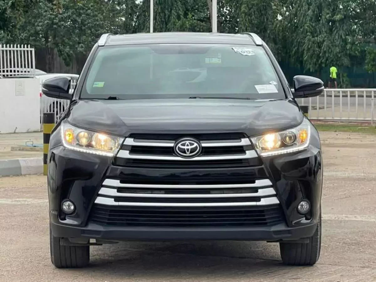 Toyota Highlander   - 2015