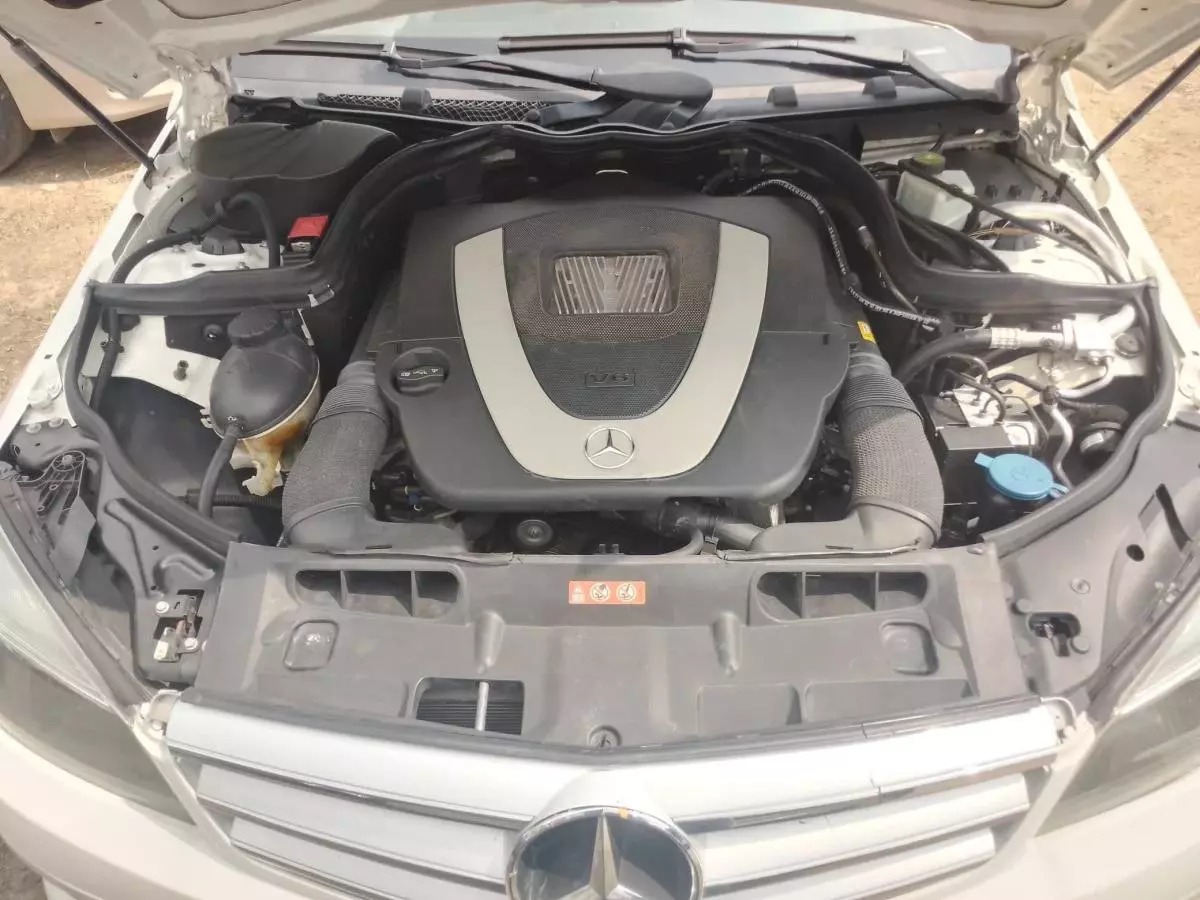 Mercedes-Benz C 300   - 2011