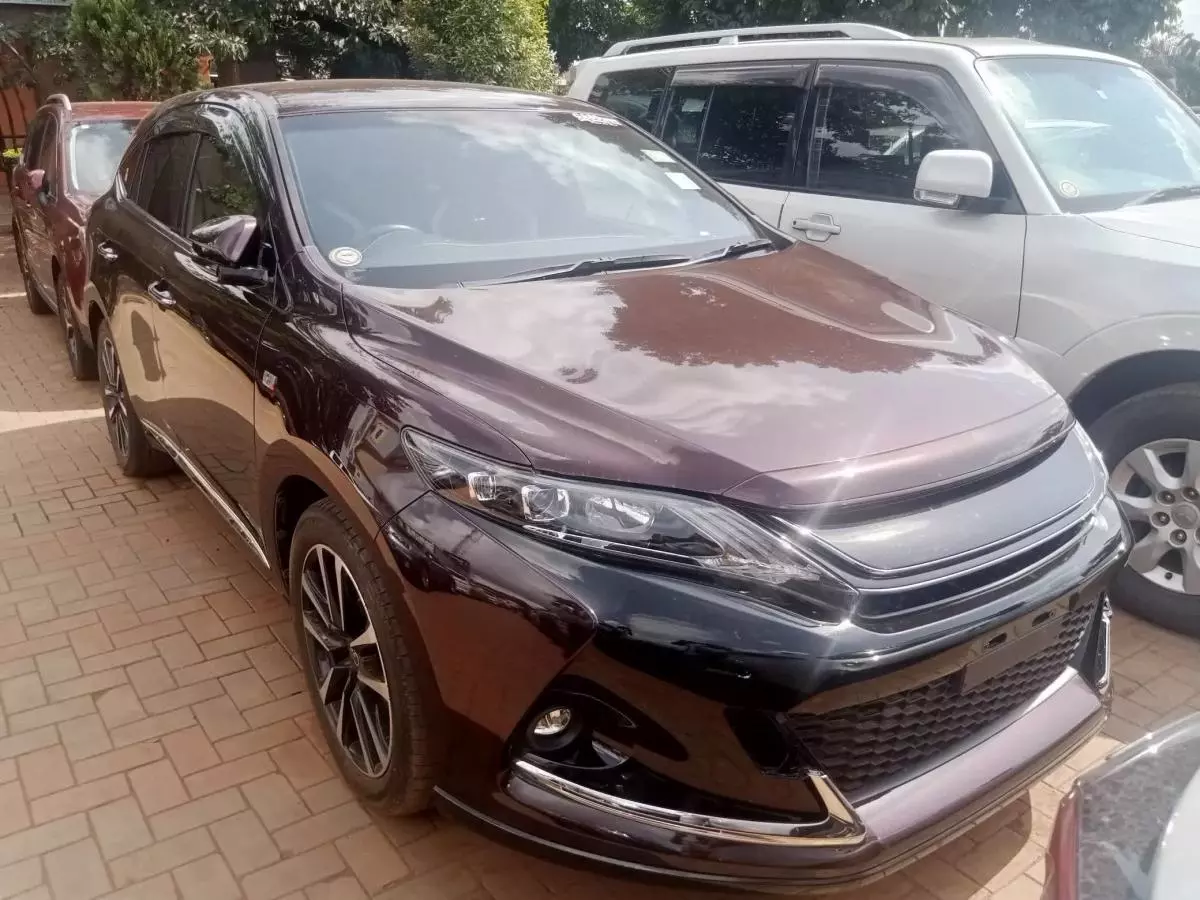 Toyota Harrier   - 2016