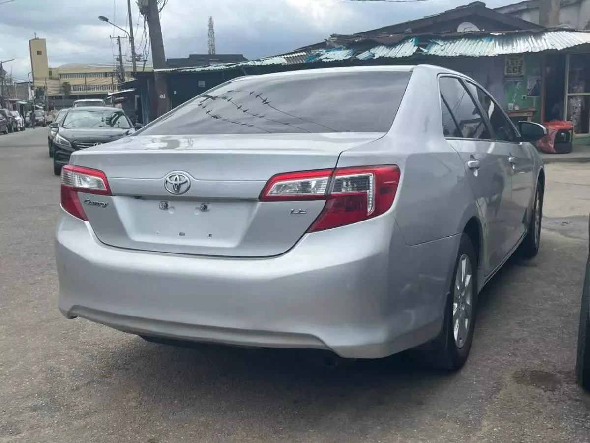 Toyota Camry   - 2013