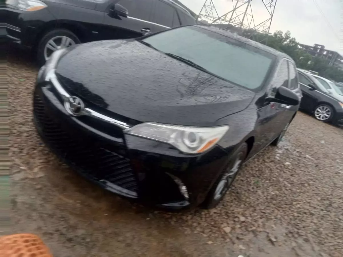 Toyota Camry   - 2016