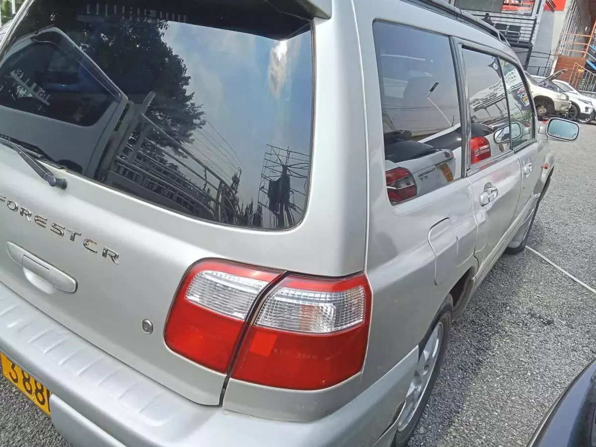 Subaru Forester   - 2001