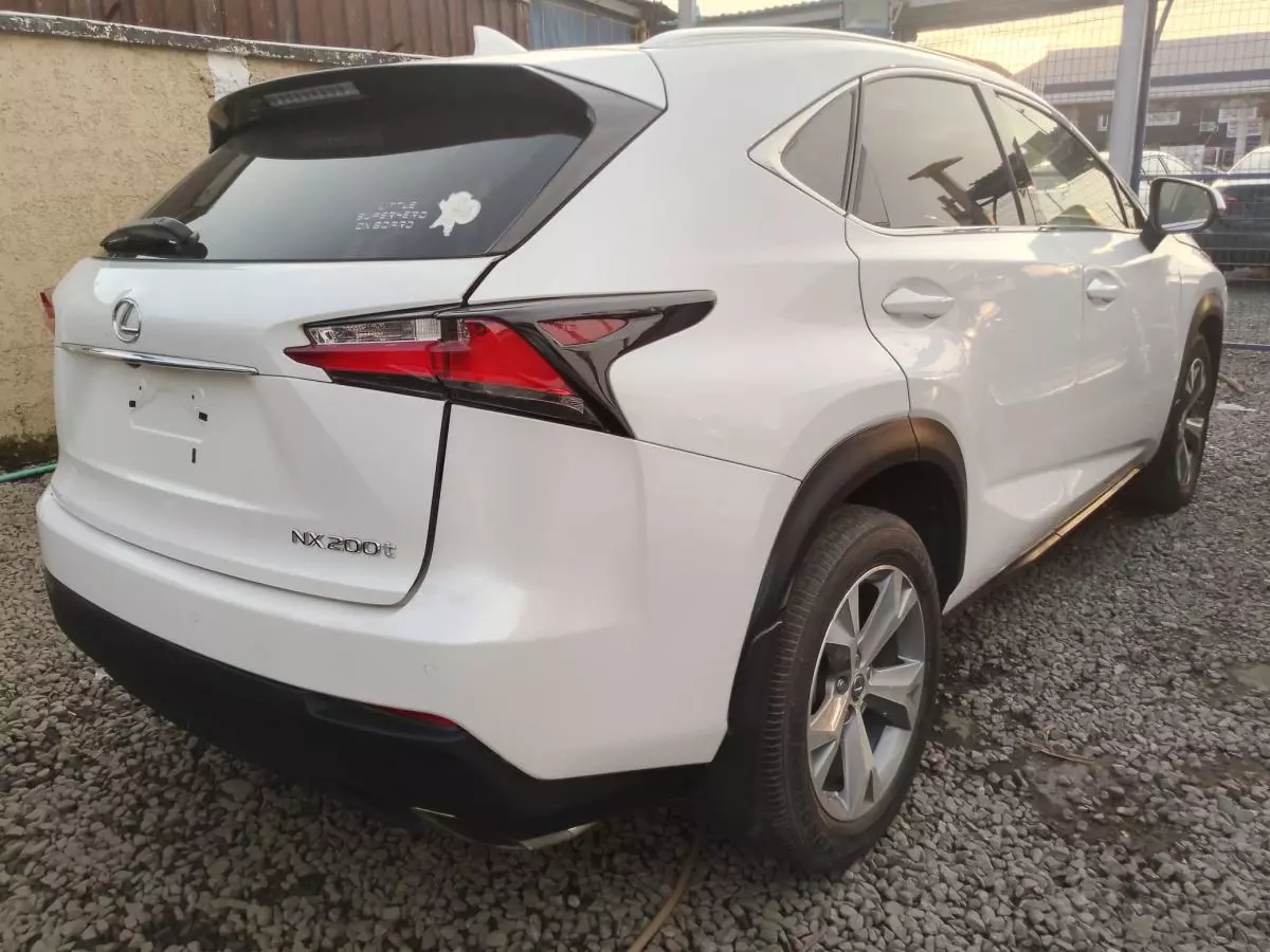 Lexus NX 200T   - 2017