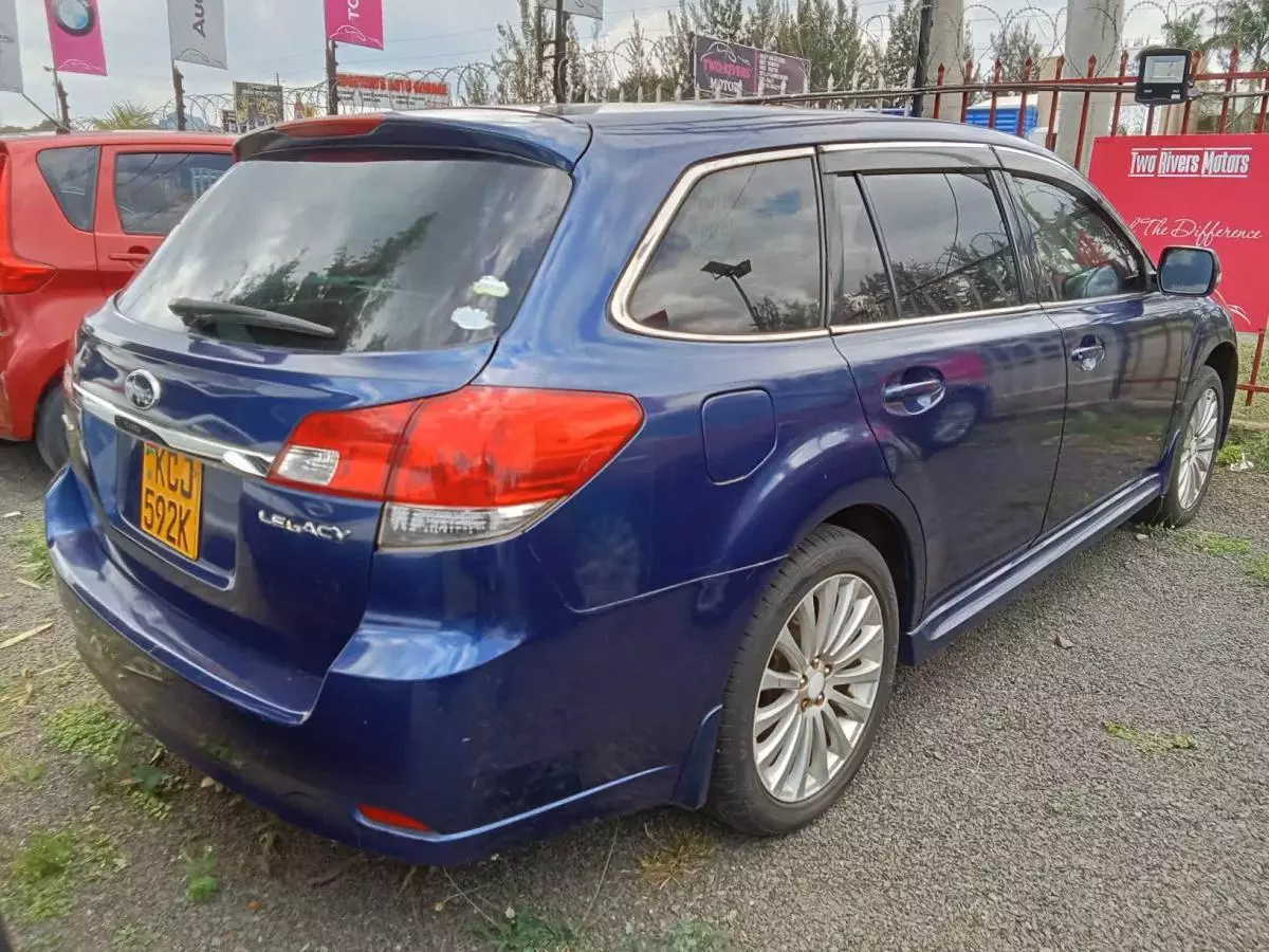 Subaru Legacy   - 2009