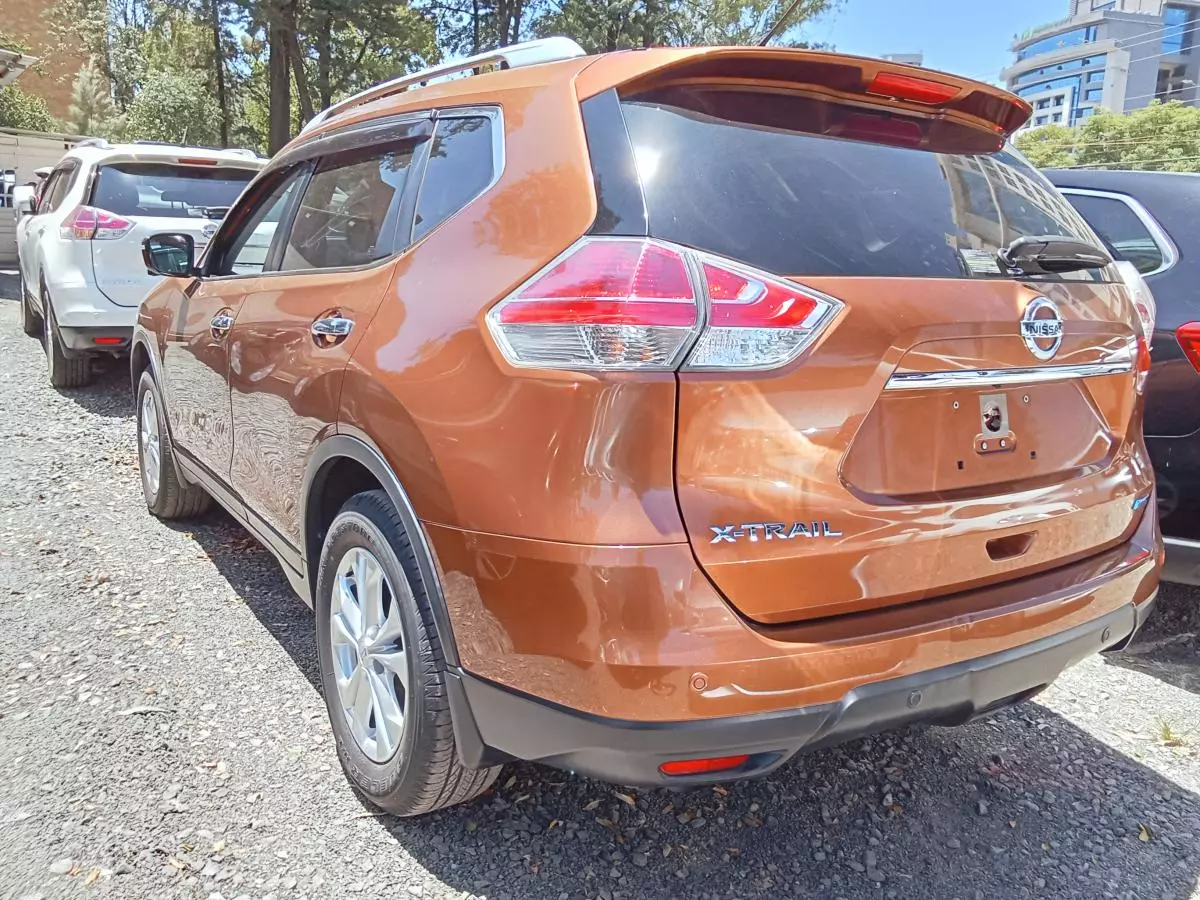 Nissan X-Trail   - 2016