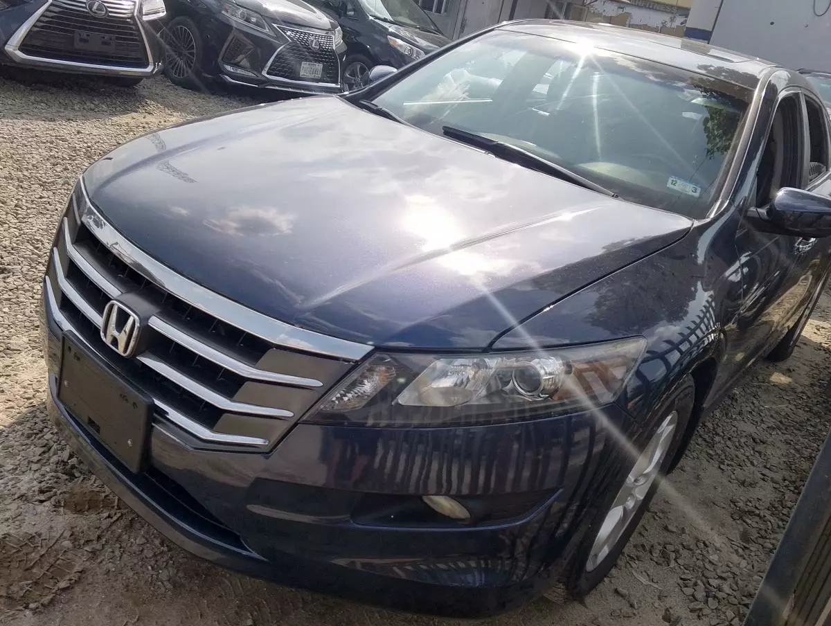 Honda Crosstour   - 2012