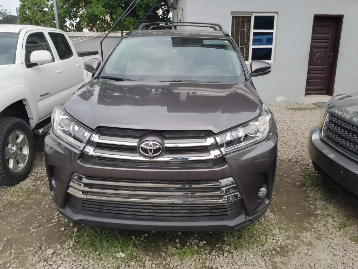 Toyota Highlander   - 2019