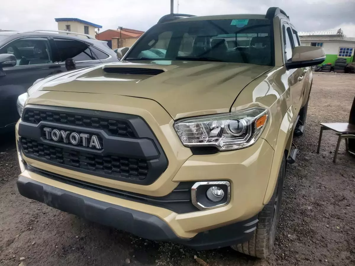 Toyota Tacoma   - 2019