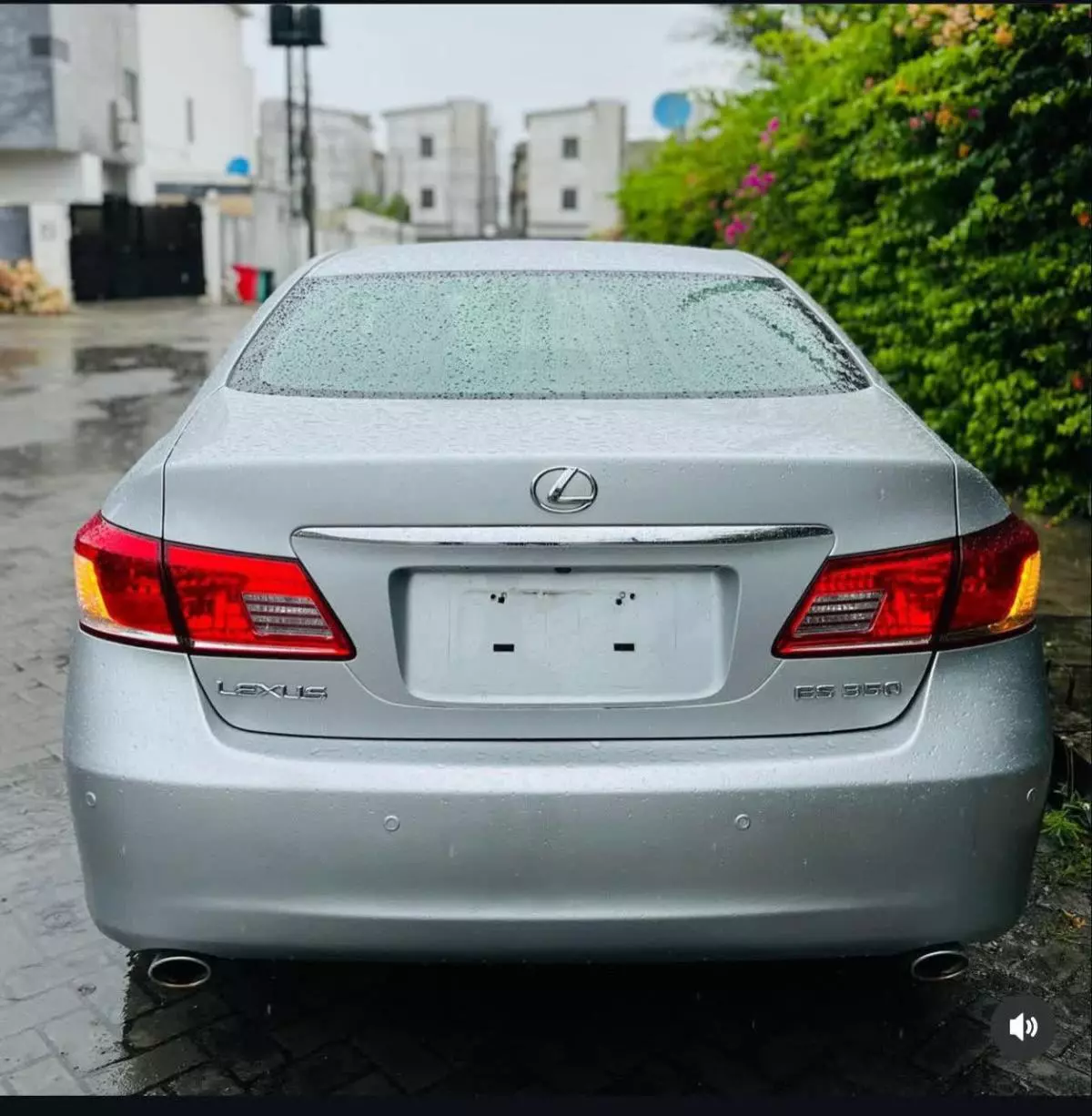 Lexus ES 350   - 2011