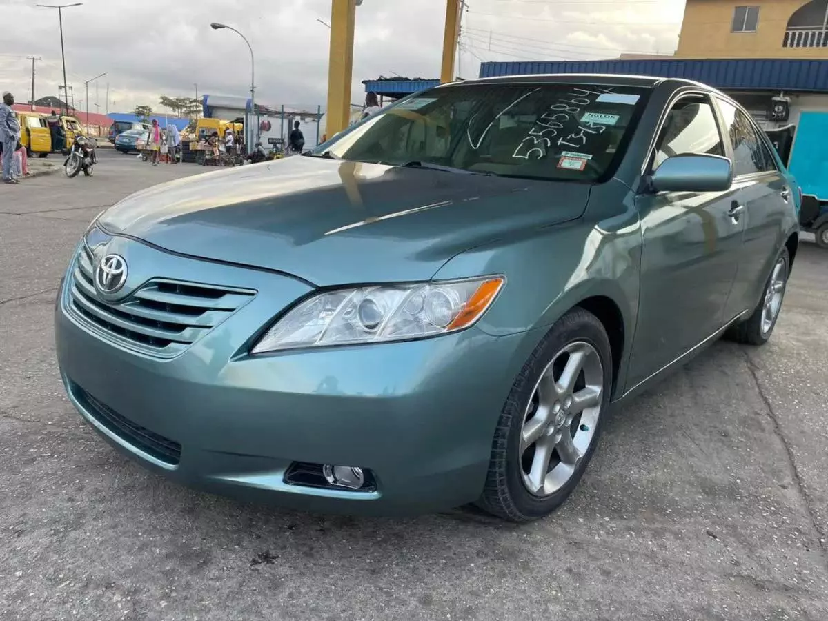 Toyota Camry   - 2008