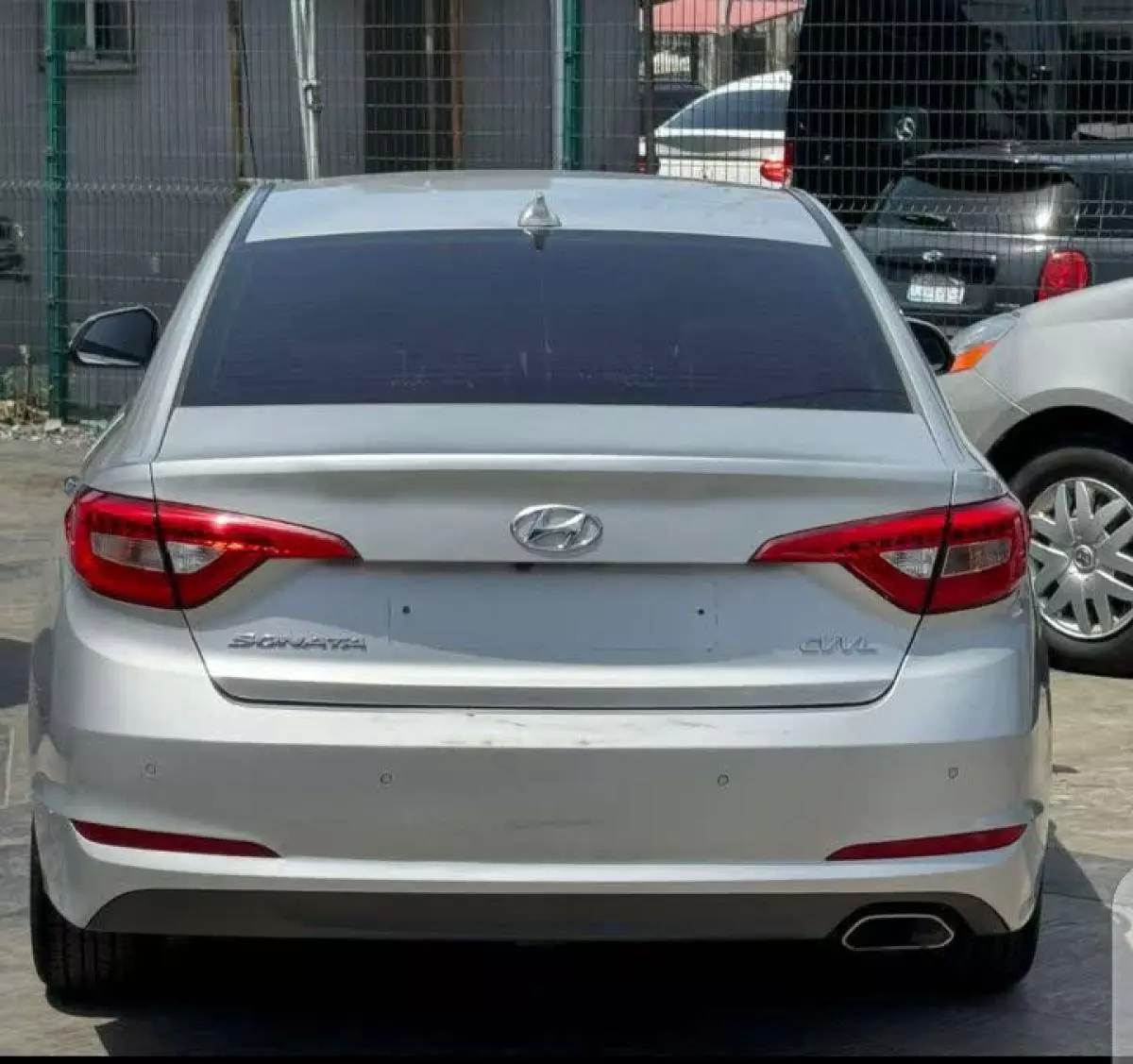 Hyundai Sonata   - 2016