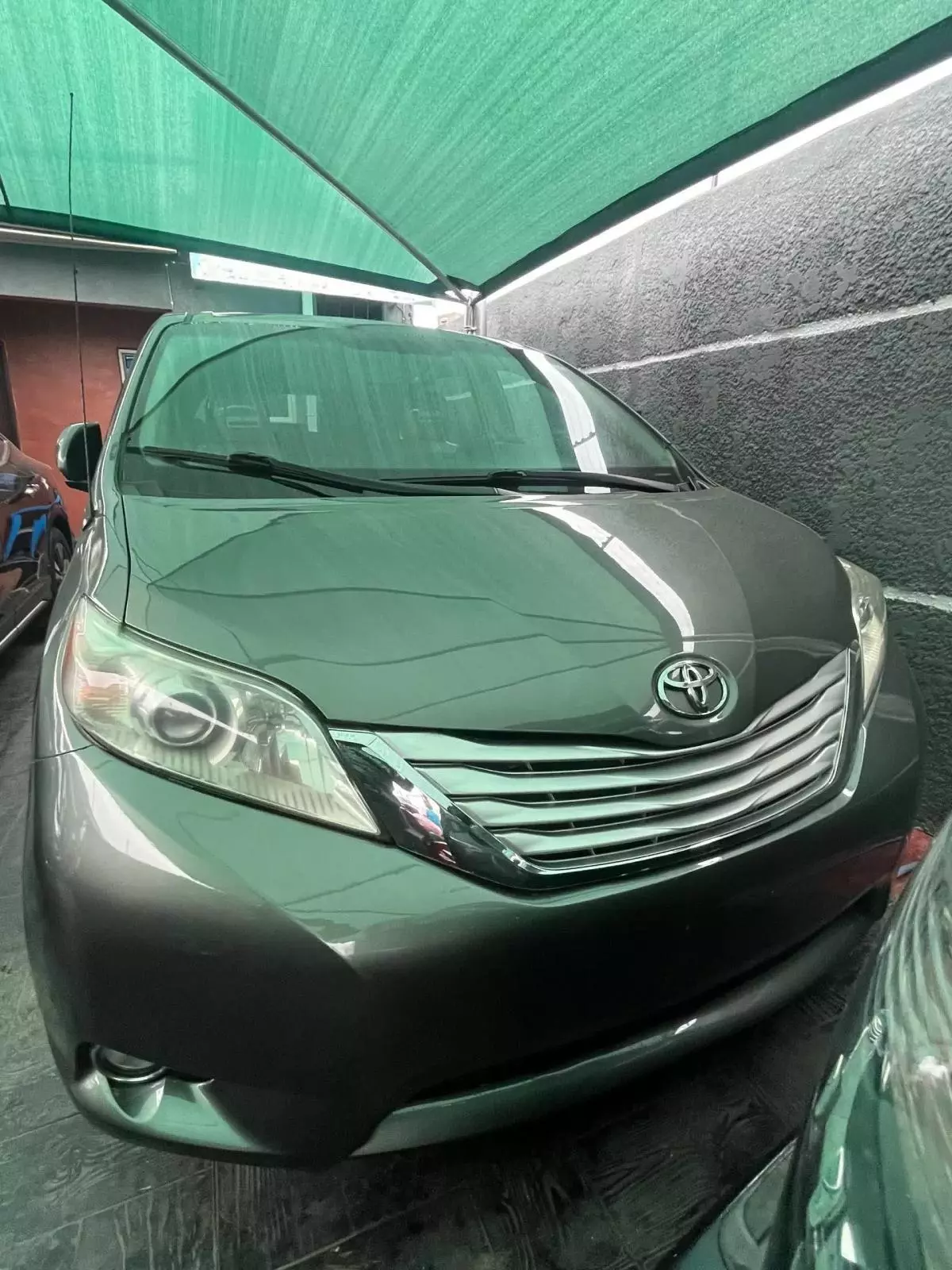 Toyota Sienna   - 2013