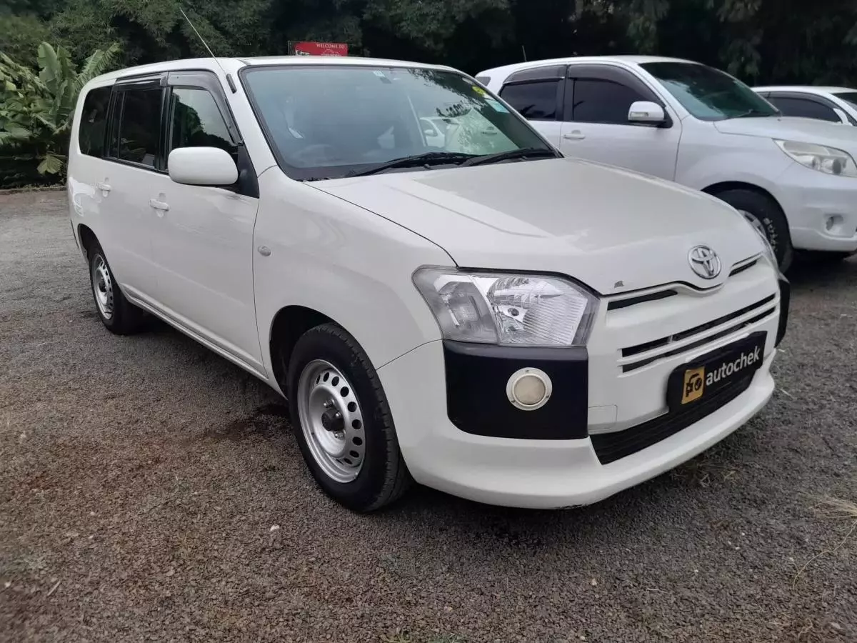 Toyota Succeed  - 2015