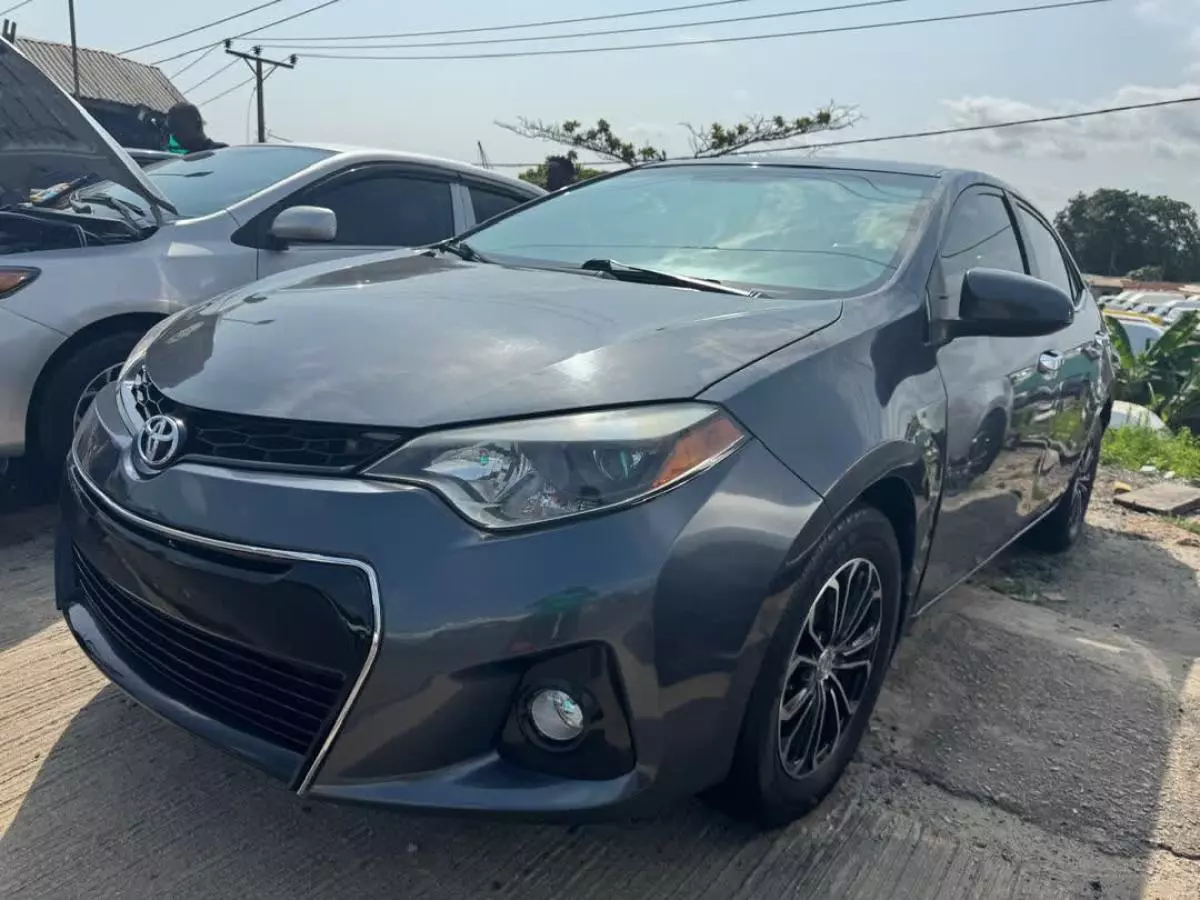 Toyota Corolla   - 2015